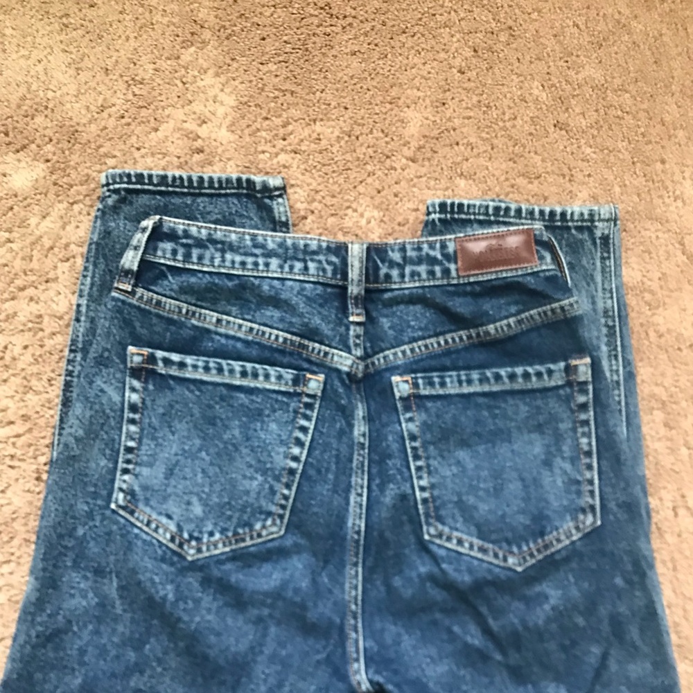 High- Rise Mom Jeans - Picture 2 of 3